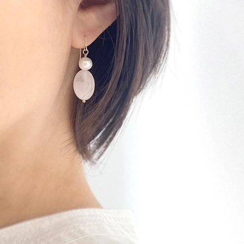 ミルキーオレンジモルガナイトとチェコビーズのピアス