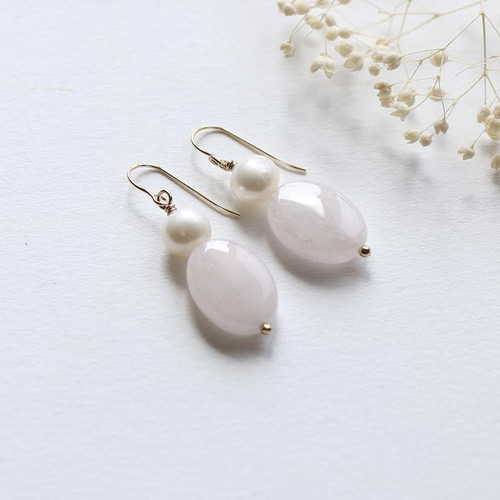 ミルキーオレンジ　モルガナイトとチェコビーズのピアス ミルキーオレンジモルガナイトとチェコビーズのピアス