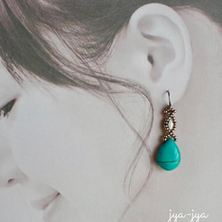 beads earrings ＊ turquoise White 2枚目の画像