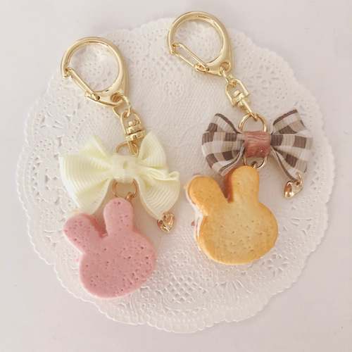 うさぎのクリームサンドクッキー♡キーホルダー キーホルダー うさぎのクリームサンドクッキー♡キーホルダー キーホルダー