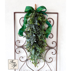 ユーカリのグリーンスワッグ　年中飾れる　枯れない　アーティフィシャルフラワー　造花　プレゼント　壁掛け　スワッグ 1枚目の画像