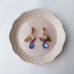 紫陽花カラーのイヤリング 1枚目の画像