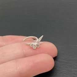 繊細なでしこのイヤーカフ◇撫子 純銀 ピュアシルバー 片耳用 イヤカフ カフス お花 フラワー　小さい 11枚目の画像