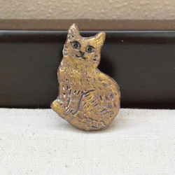 ゴールデンキャット　金色ブローチ（A）渋めカラー　お座り猫　ねこ　アクセサリー　陶器　陶芸作品 7枚目の画像