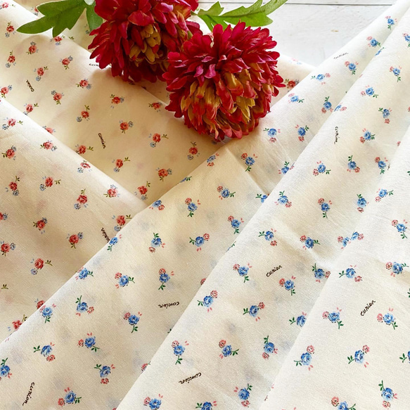 小花柄カットクロス【55㎝×67㎝】《小花柄》《エクリュ系》《シンプル