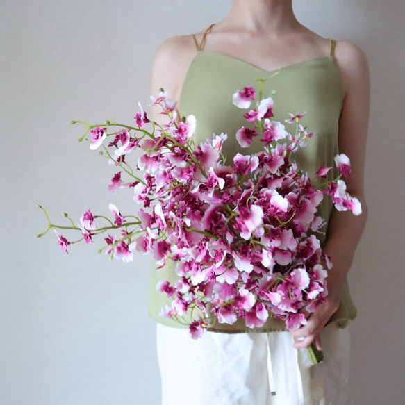 オンシジュームクラッチブーケ♡ シングルブーケ アーティフィシャルフラワー ウェディングブーケ 誕生日