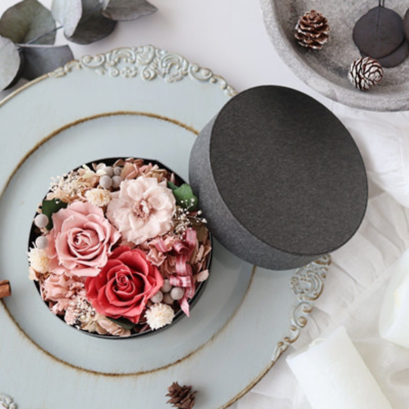 絵画のようなフラワーボックス ピンク 母の日 カーネーション 退職祝い 結婚祝い 誕生日 ローズ 1枚目の画像