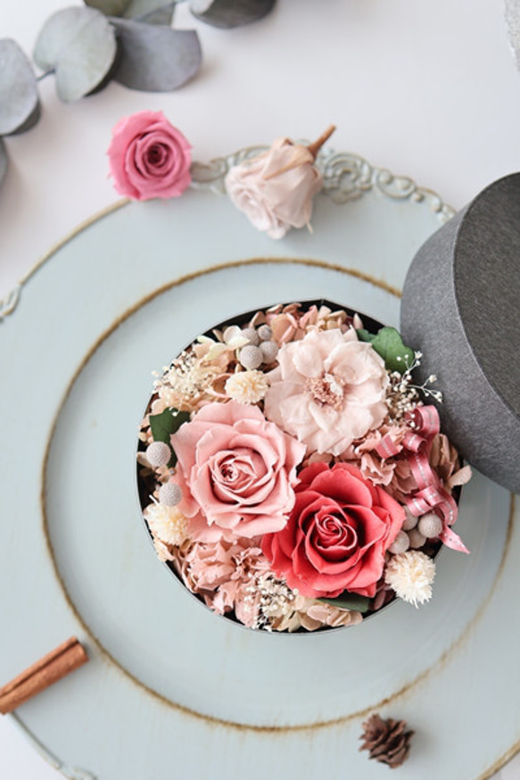 絵画のようなフラワーボックス ピンク 母の日 カーネーション 退職祝い 結婚祝い 誕生日 ローズ 7枚目の画像