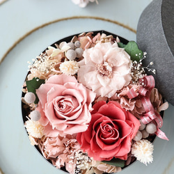 絵画のようなフラワーボックス ピンク 母の日 カーネーション 退職祝い 結婚祝い 誕生日 ローズ 8枚目の画像