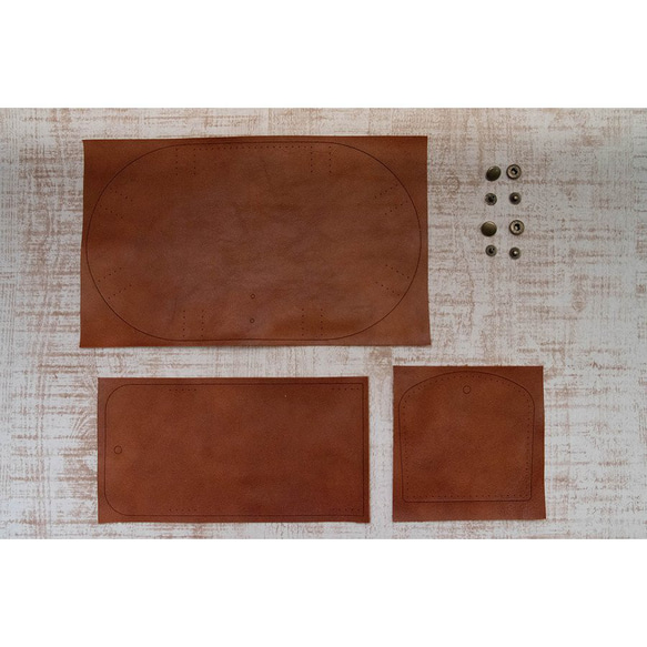 【上級キット】革が型紙の道具を使って学べるキット「アコーディオンmini財布」 2枚目の画像