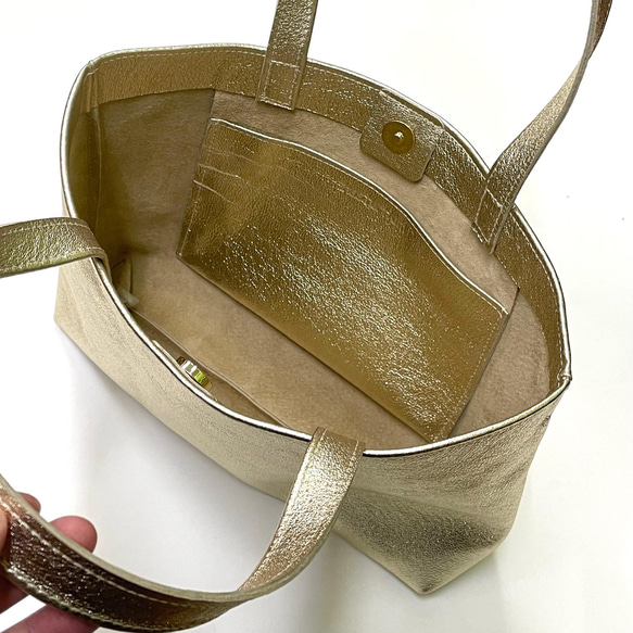 ピッグスキンの小さなトートバッグ　 ゴールド・シルバー 4枚目の画像