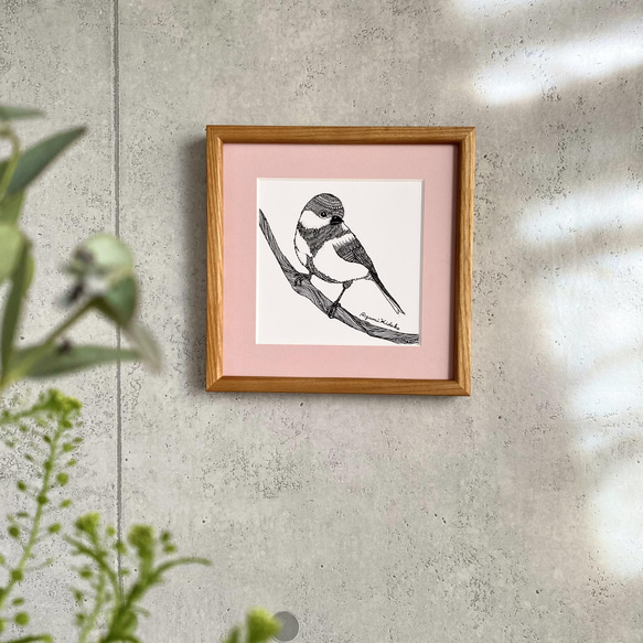 小鳥のポスター『ちいさなシジュウカラ』ストロベリーピンクの額装付(20㎝角) お花と飾る絵 17枚目の画像