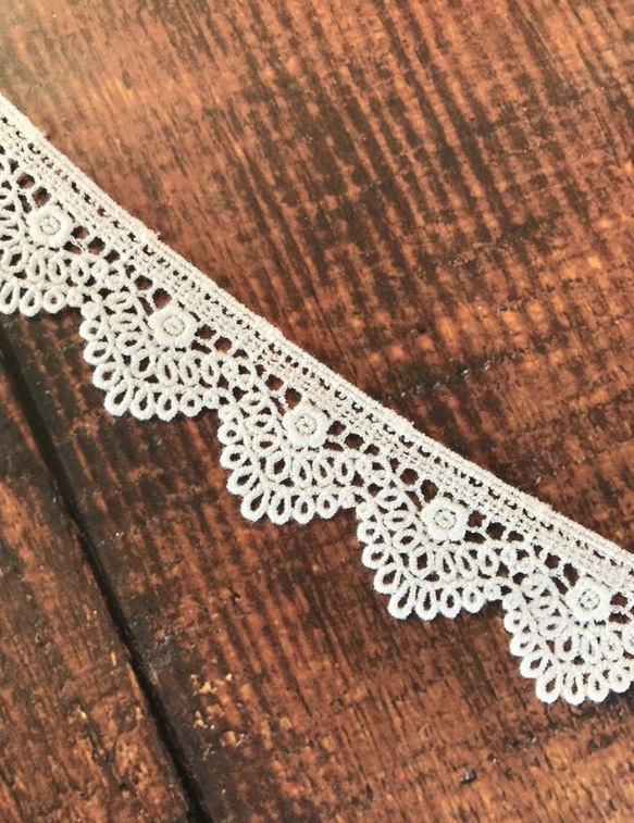 2m コットンケミカルレース ボタニカル柄 片耳スカラップ 日本製 lace-No,118 2枚目の画像