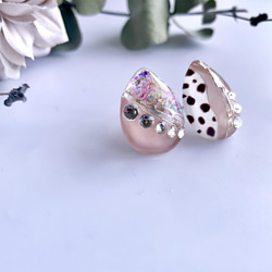 glass drop dalmatian dried flower Earrings 6枚目の画像