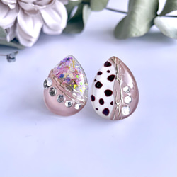 glass drop dalmatian dried flower Earrings 3枚目の画像