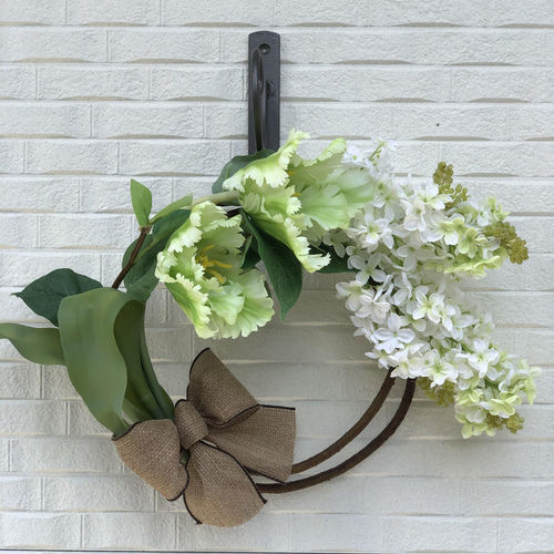 ライムグリーン チューリップのスワッグ 季節のグリ 