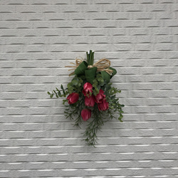 リース　チューリップ　（赤　グリーン　壁掛け　インテリア　フラワーリース　スワッグ　造花 リボン） 7枚目の画像