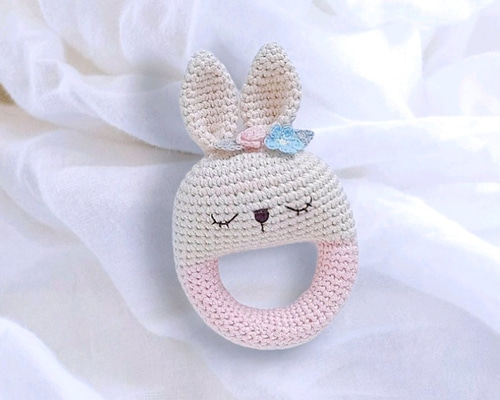 赤ちゃんに安心な オーガニックコットンの手編みラトル【うさぎ