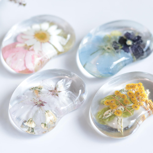 選べる2個セット】「小花を閉じ込めて」そら豆型ハーバリウム箸置