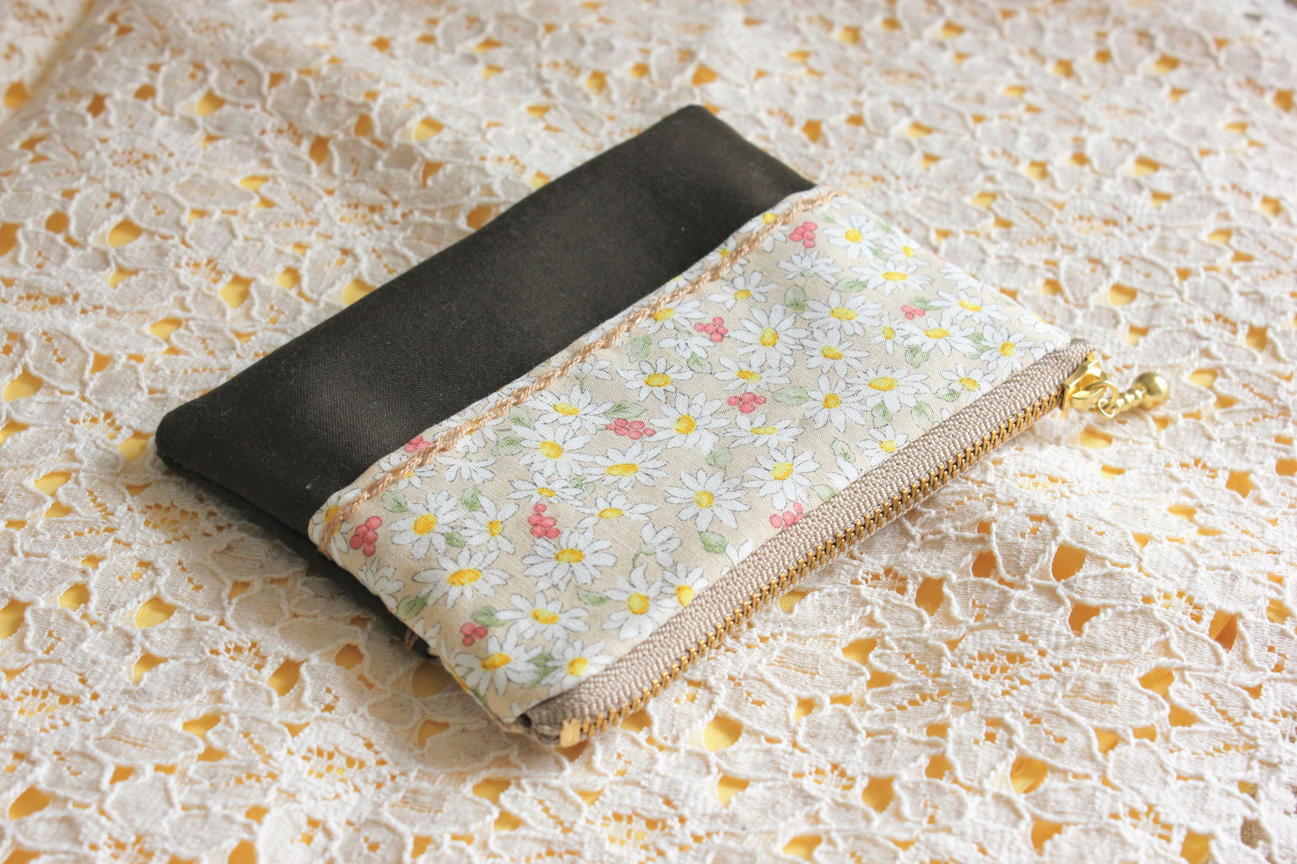 訳あり、花柄刺繍、ポケットティッシュケース、ハンドメイド