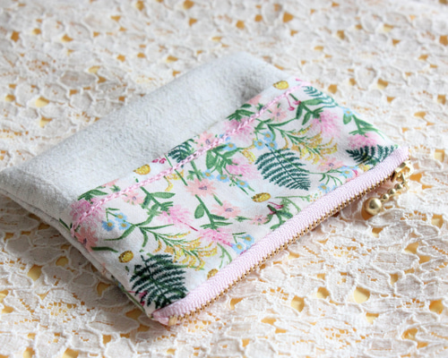 ✳︎ハンドメイド✳︎ポーチ付きティッシュケース　花柄　ブルー ポケット＆蓋付き ポケットティッシュケース ブルーフラワー