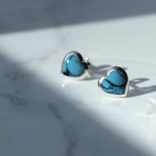 青色　スワロフスキー　サンシャイン　ピアス　ブルー　金具はシルバー色 ピアス スワロフスキー ハート 青 サファイアブルー シルバー925