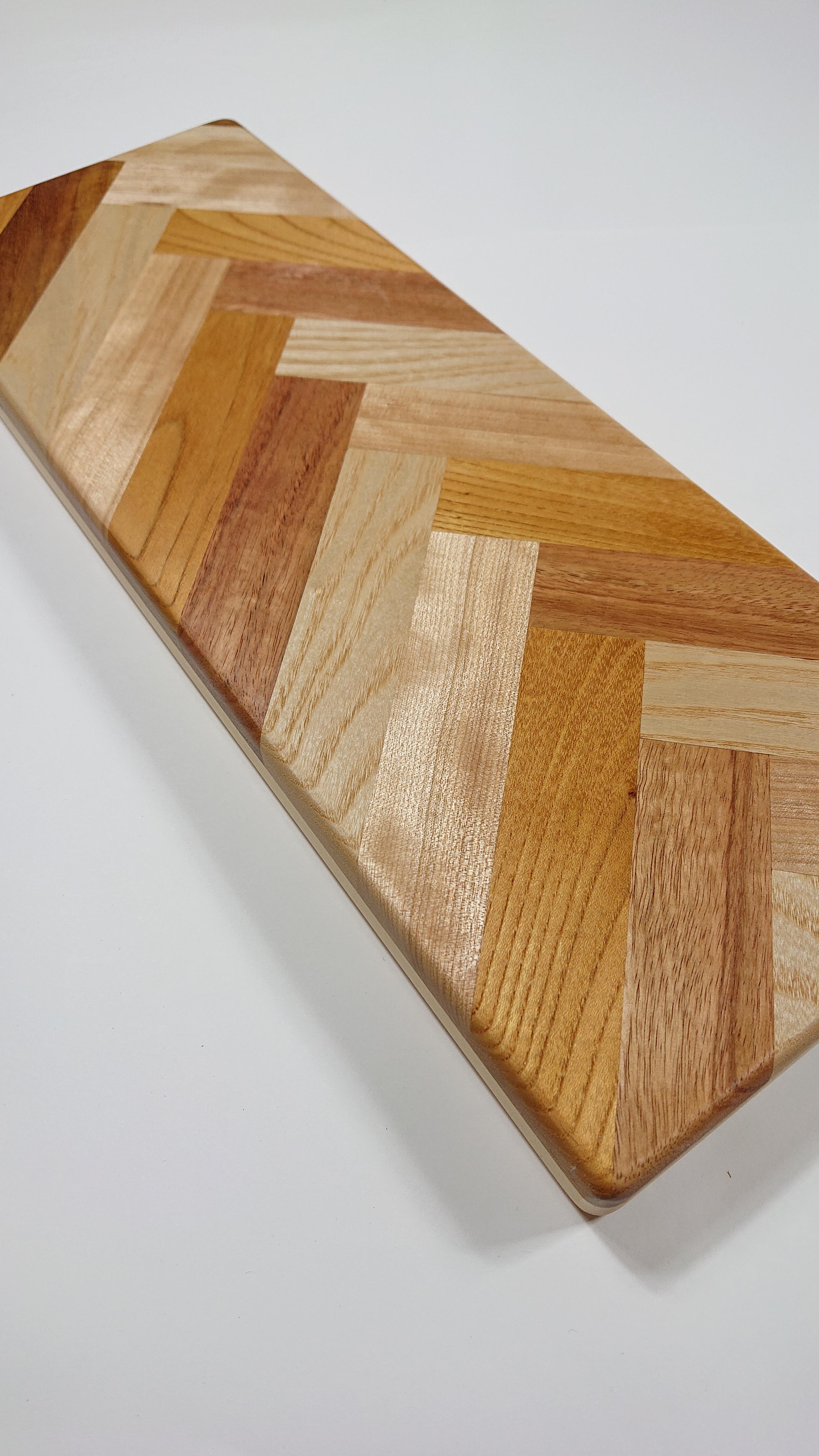 ヘリンボーンのカッティングボード(パターン1)