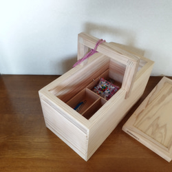 <再販>和趣のソーイングボックスで、裁縫道具1式を収納しスライド蓋がトレイになりインナートレイも付属する軽量裁縫箱です。 16枚目の画像
