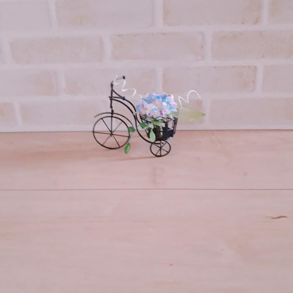 紫陽花の花束　自転車　アメリカンフラワー 1枚目の画像