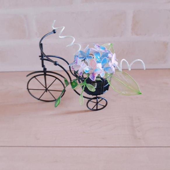 紫陽花の花束　自転車　アメリカンフラワー 2枚目の画像