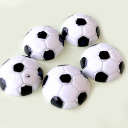 デコパーツ スポーツ ボール  5個（サッカーボール）ハンドメイド キッズ 子供 手芸材料  pt-1824 3枚目の画像