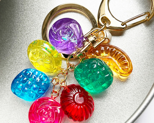 大人かわいい♡チャーム　シルバーフラワーとタンザナイトカラーのドロップ 大人かわいい♡チャーム シルバーフラワーとタンザナイトカラーのドロップ