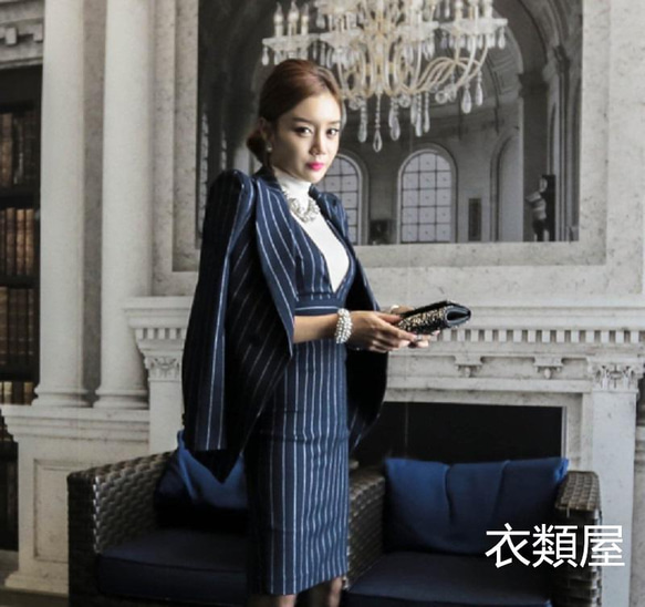 未使用品 スマイルランド レディーススーツ(ネイビーストライプ)38号タグ付き 未使用品 スマイルランド レディーススーツ(ネイビーストライプ