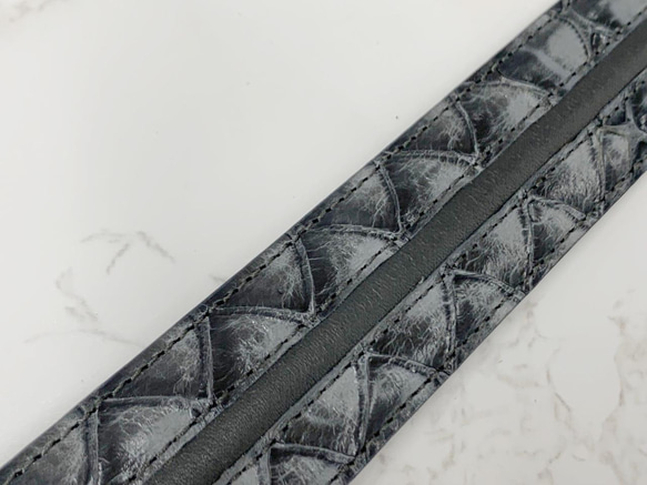 日本製　センザンコウ　穿山甲　牛革　コンビ　上質　ベルト　エキゾチックレザー 