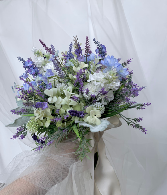 ラベンダーのウエディングブーケ（ブートニア付き） ブーケ アトリエ  