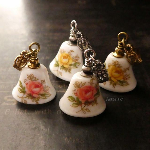 ベル 鐘 イエローの薔薇 ネックレス ヴィンテージ 日本 ネックレス