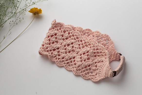 春色ベビーピンクのコットンで透かし編みのカチューム（ヘアバンド）。ゴムで長さ調整可能。短くしてキッズにも○ 3枚目の画像