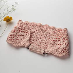 春色ベビーピンクのコットンで透かし編みのカチューム（ヘアバンド）。ゴムで長さ調整可能。短くしてキッズにも○ 2枚目の画像