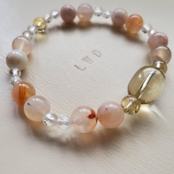 クィーンコンクシェル 猫型 デザインブレスレット 天然石ブレスレット