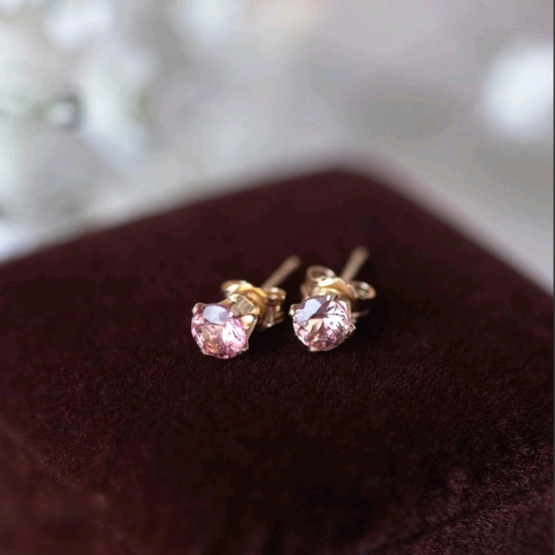 【再販10超】希少◇カラーチェンジガーネット ピアス◇1月誕生石◇4mm◇金属アレルギー対応◇赤ピンク紫