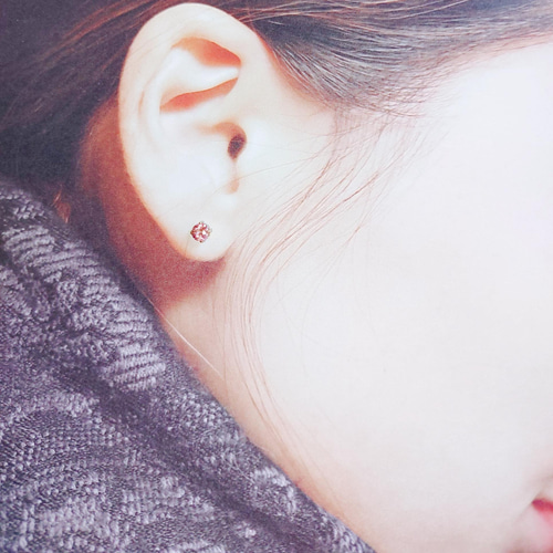 SOLD【再販10超】希少◇カラーチェンジガーネット ピアス◇1月