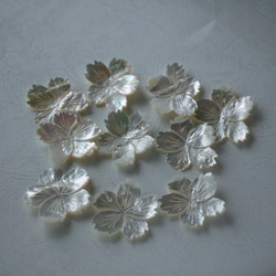 白蝶貝シェルフラワーと七宝焼蝶のヘアコーム　ヘアアクセサリー　髪飾り 12枚目の画像