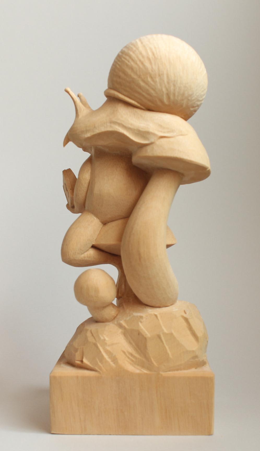 【木彫り】カエルとカタツムリ『きのこ狩り』