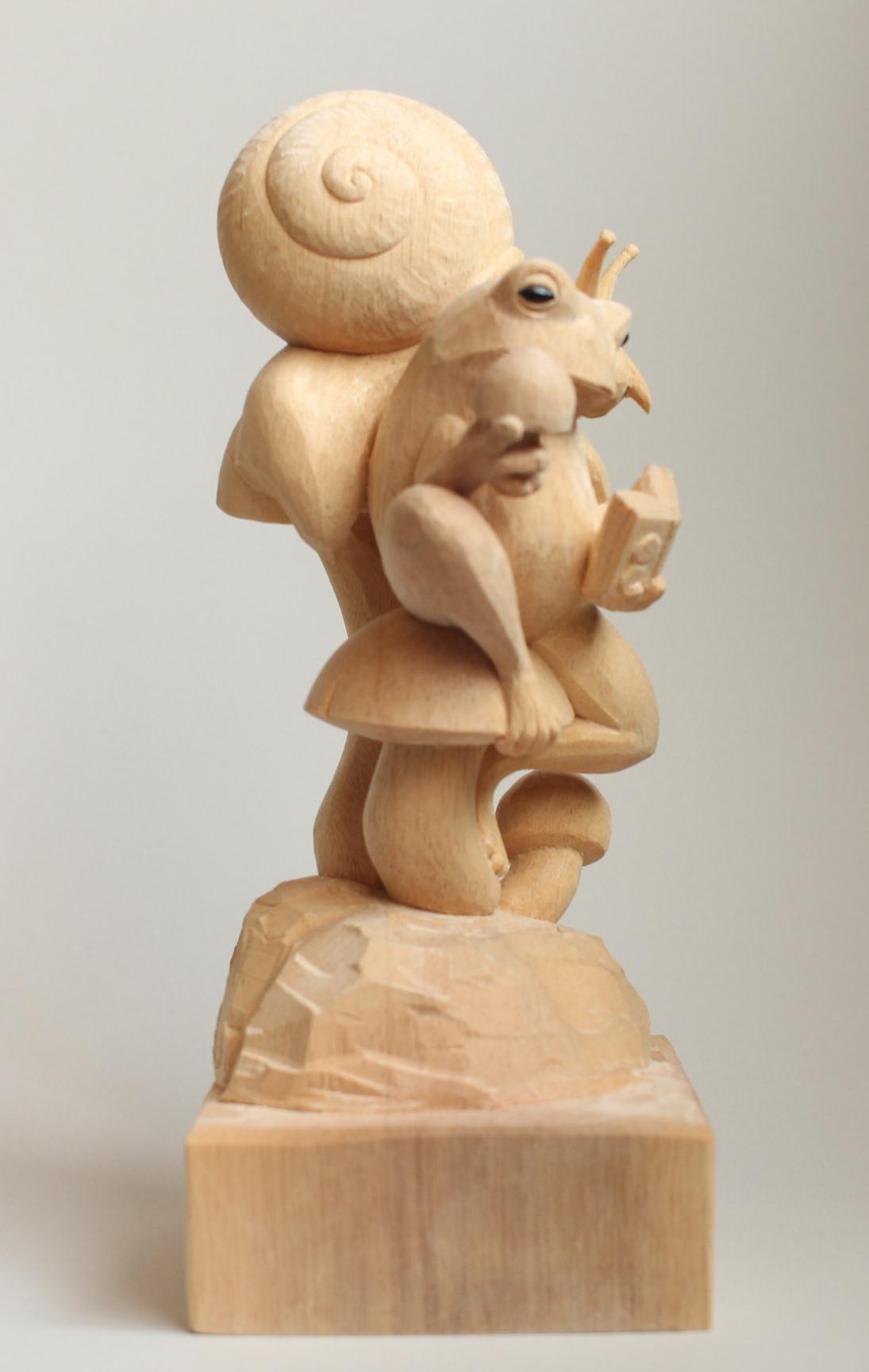 【木彫り】カエルとカタツムリ『きのこ狩り』