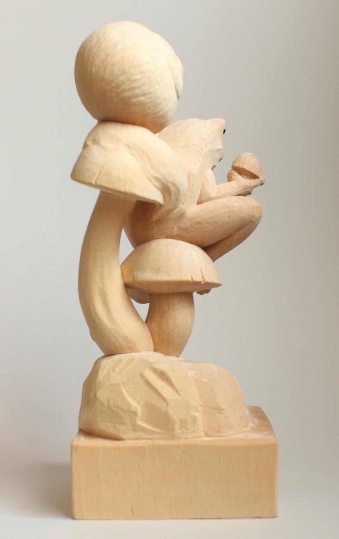 【木彫り】カエルとカタツムリ『きのこ狩り』