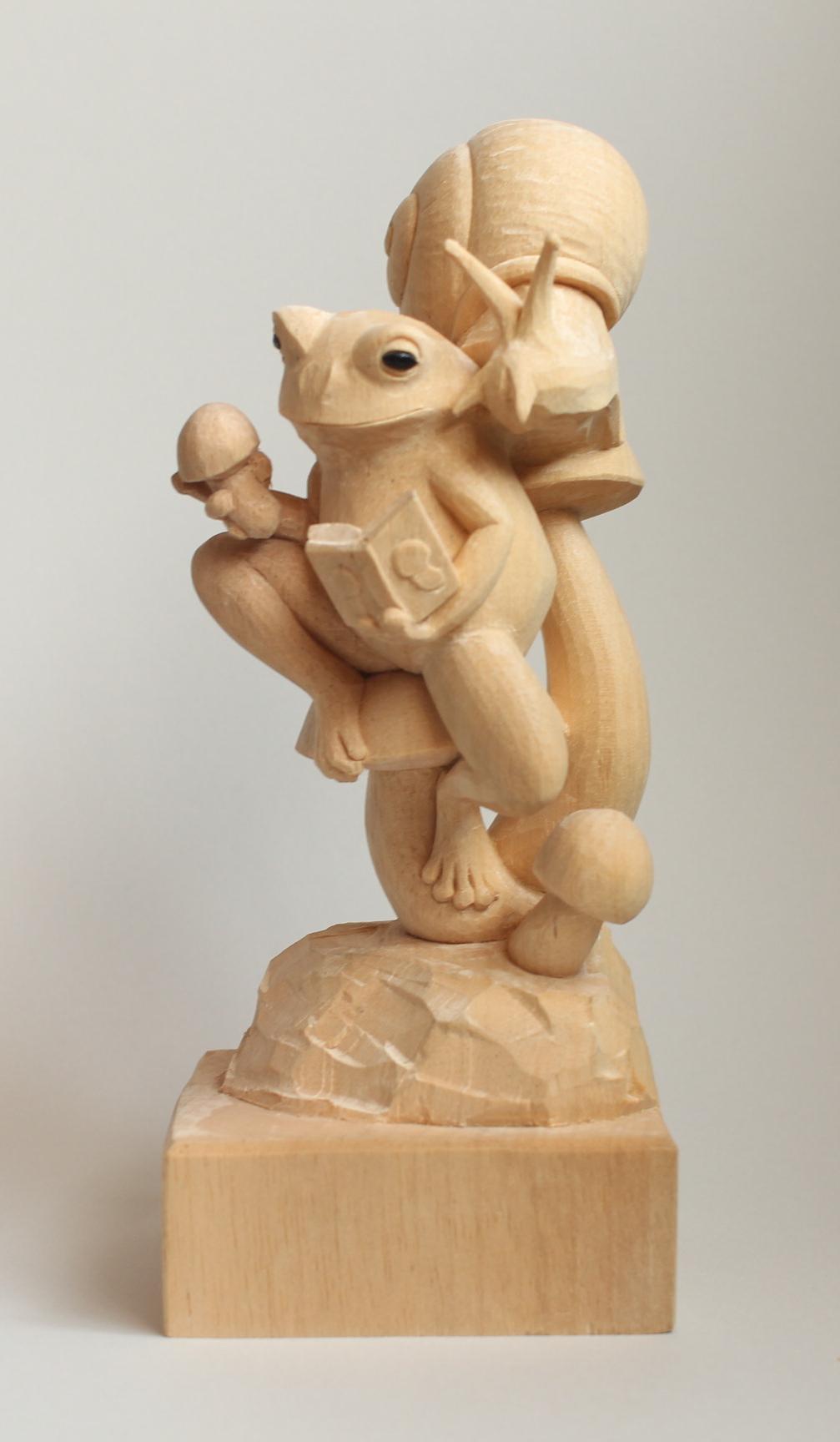 【木彫り】カエルとカタツムリ『きのこ狩り』