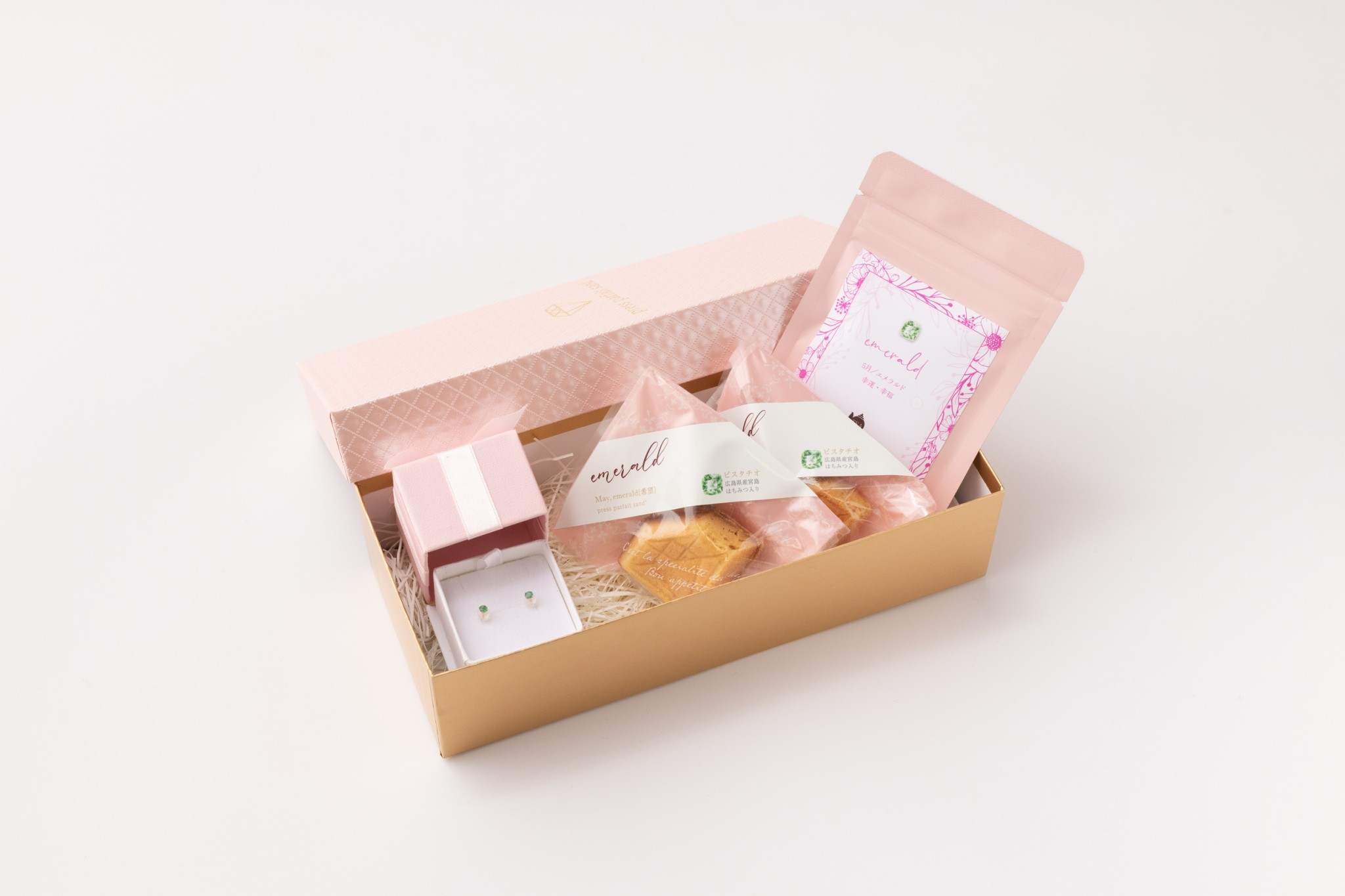 【誕生日・記念日のお祝い】5月 ピアス・プレスパフェサンド・紅茶セット