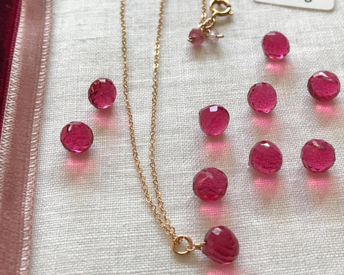 ➁ 【N28 宝石質水晶 ルビー トルマリン 14kgf ネックレス】赤