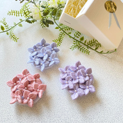 刺繍ブローチ 立体薔薇 刺繍アクセサリー コサージュ handmade K＆P