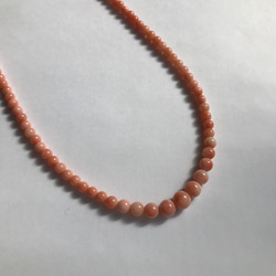 少し長めの約46cmピンク珊瑚玉ネックレス・シンプルで優しい春色　R40409 18枚目の画像